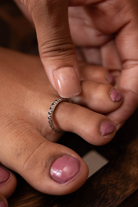 Anokhi Textured Weave Toe Ring